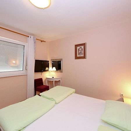 Beautiful Holiday Home With Private Pool, Nice Garden With Relax Area, Taverne Maslenica Zewnętrze zdjęcie