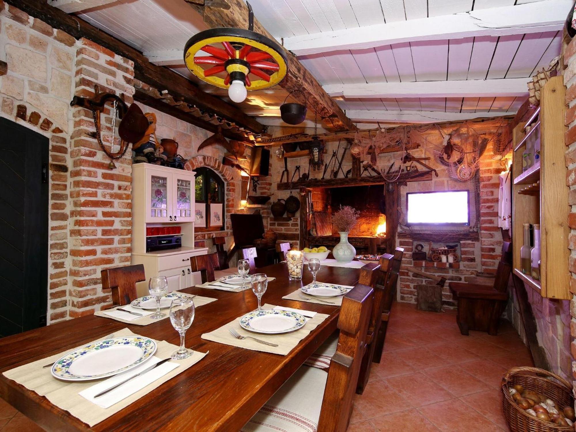 Beautiful Holiday Home With Private Pool, Nice Garden With Relax Area, Taverne Maslenica Zewnętrze zdjęcie